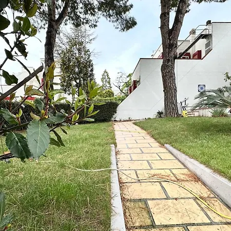 N283 - Numana, Pentalocale Con Giardino In Con Piscina *